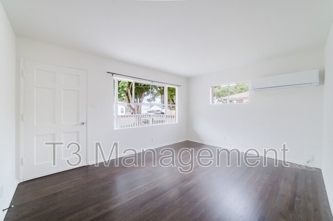 Building Photo - 1734 Serrano St