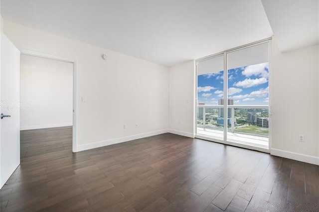 Building Photo - 1800 N Bayshore Dr