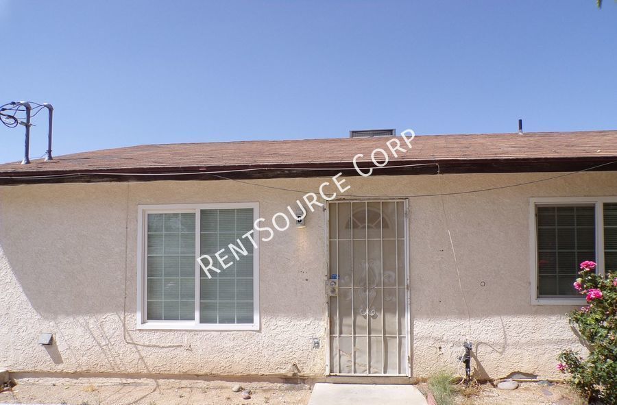 Foto principal - 2 Bedroom Duplex for Rent in Barstow