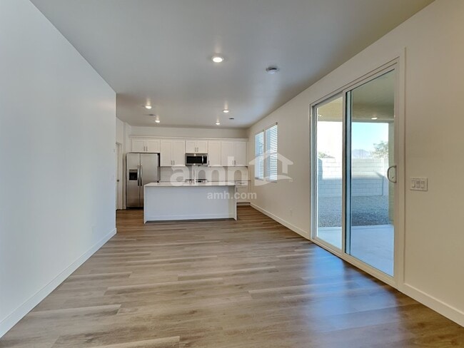 Building Photo - 20177 W Thomas Rd