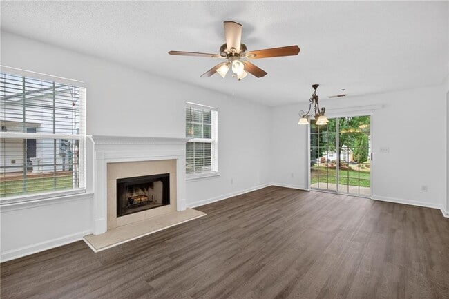 Building Photo - 275 Cottonwood Creek Cir
