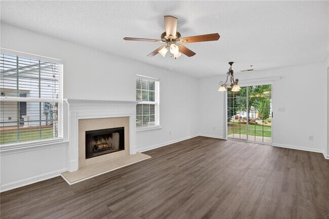Foto del edificio - 275 Cottonwood Creek Cir