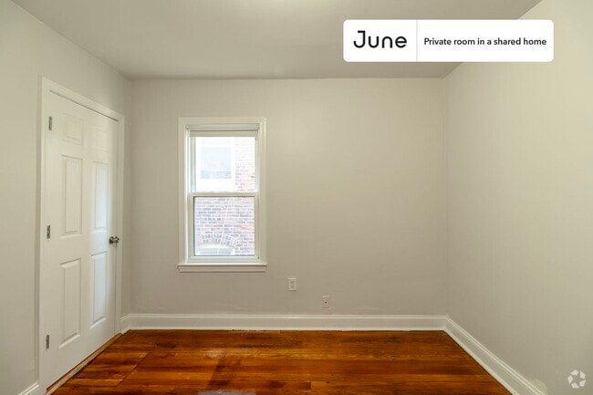 Building Photo - Private bedroom in 4 bed/1 bath Home