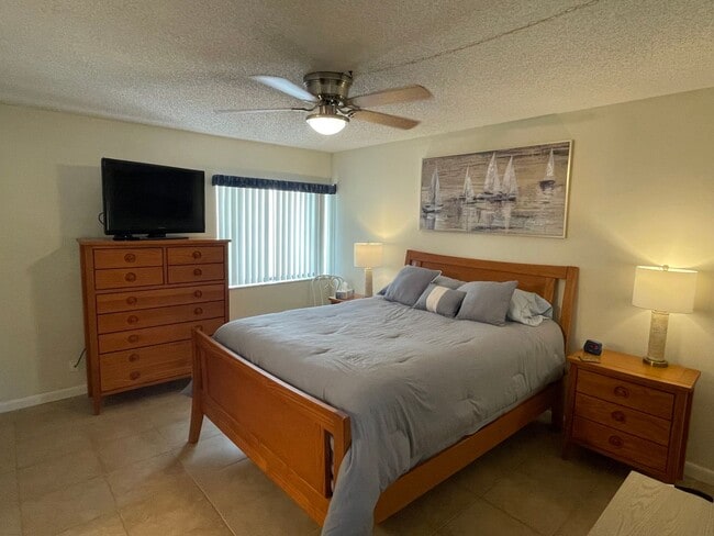 Photo - Short Term Rental Near Beach Apartment