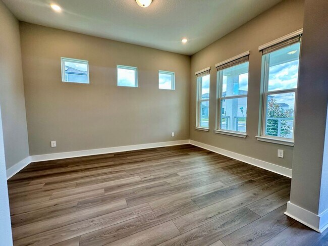 Foto del edificio - 16477 Silver Brook Wy