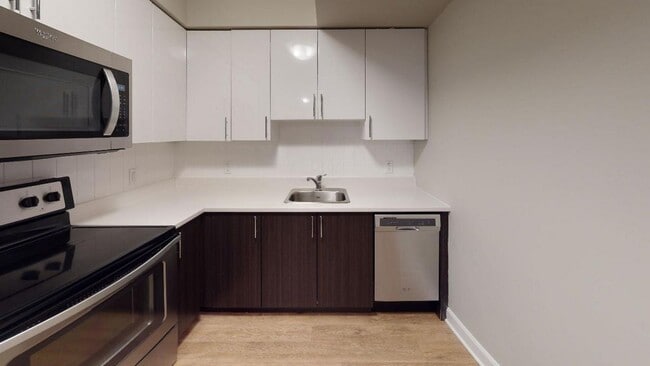 Building Photo - Arbor Village - 1073 Hollington