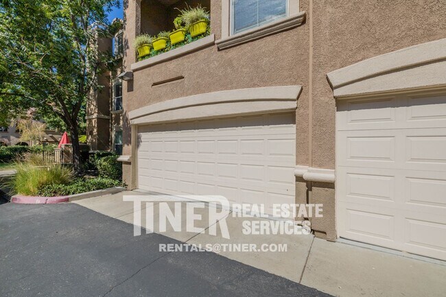 Building Photo - Beautiful Syrah Two Bedroom Condominium