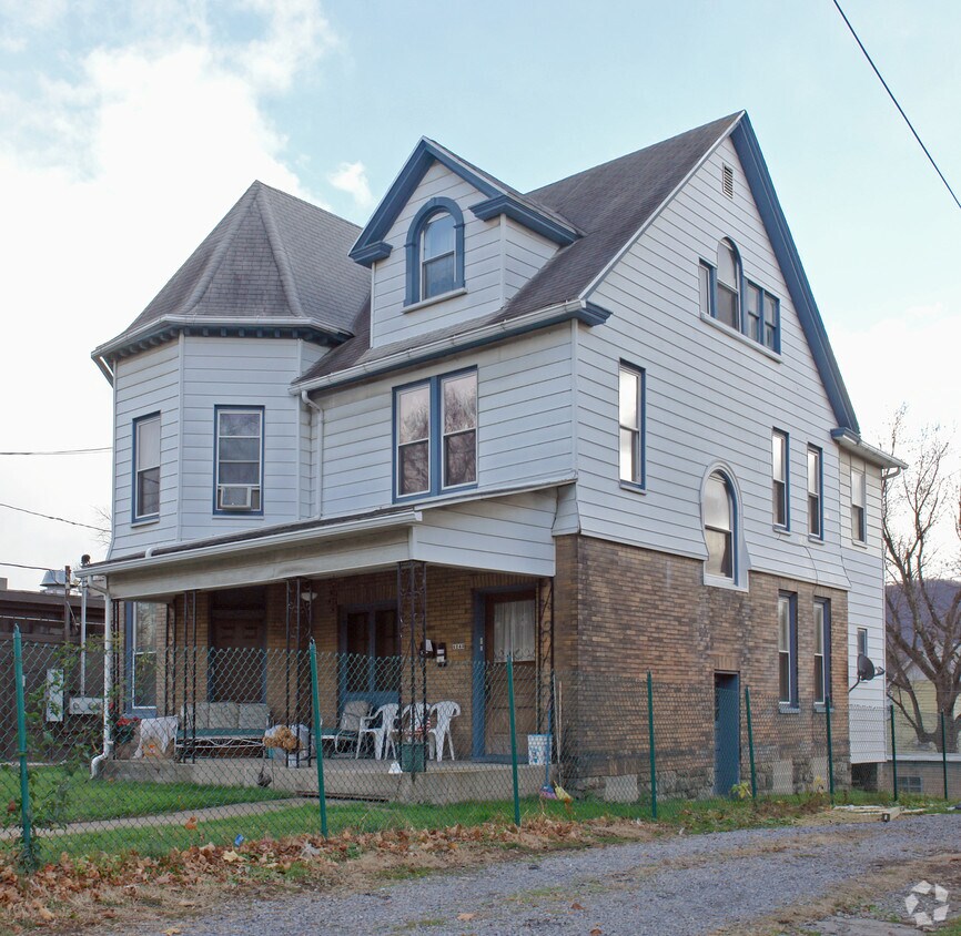 1243 4th St, Williamsport, PA 17701 Apartments in Williamsport, PA