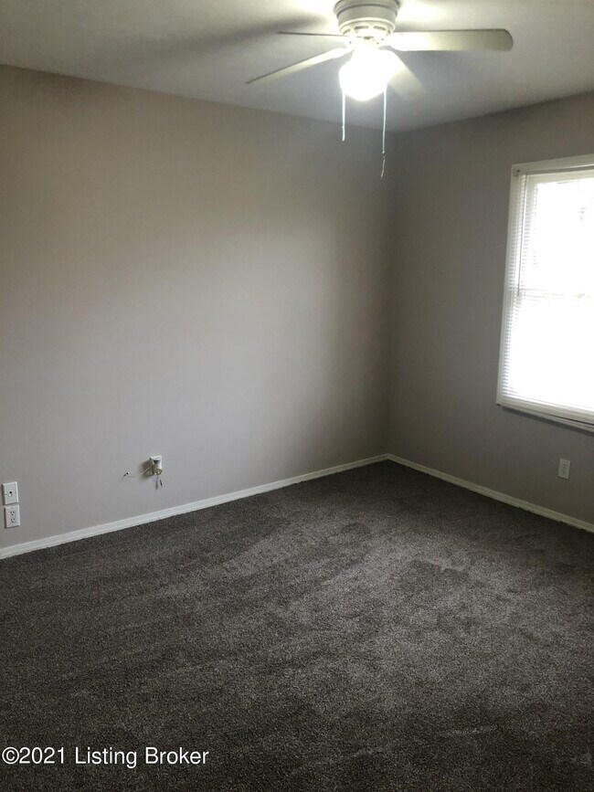 Foto del edificio - 6903 Cedar Lake Ct