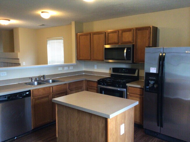 Foto del edificio - 1245 Cloverview St