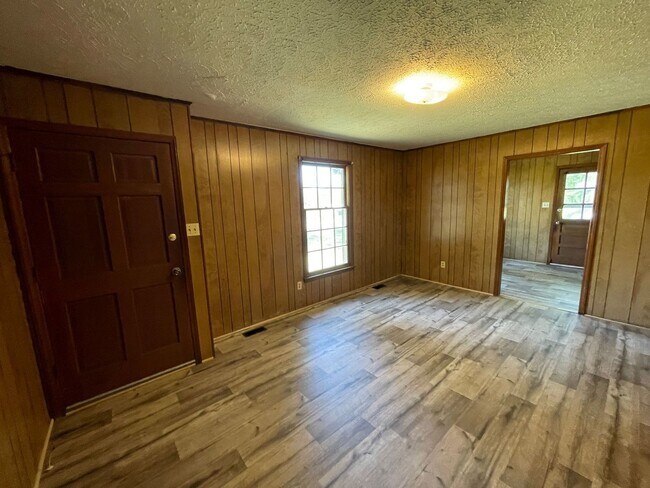 Foto del edificio - 2 bedroom 1 bath duplex available