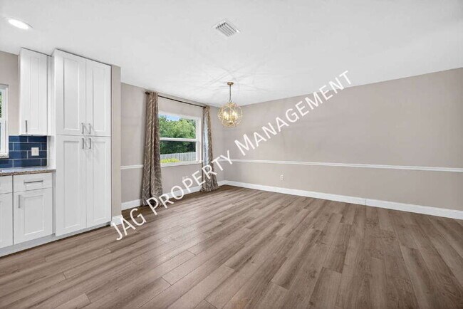 Foto del edificio - 1046 Winter Springs Blvd