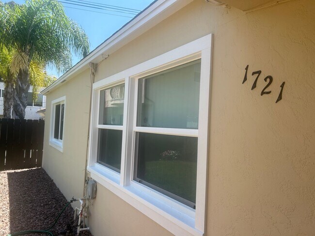 Foto del edificio - 1721-23 Thomas Avenue