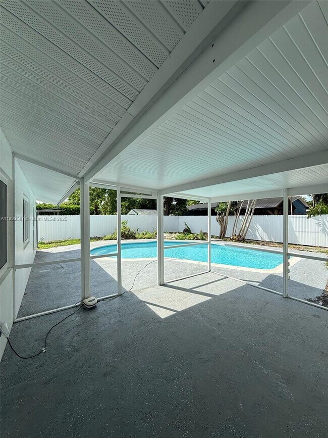 Foto del edificio - 9934 SW 195th St