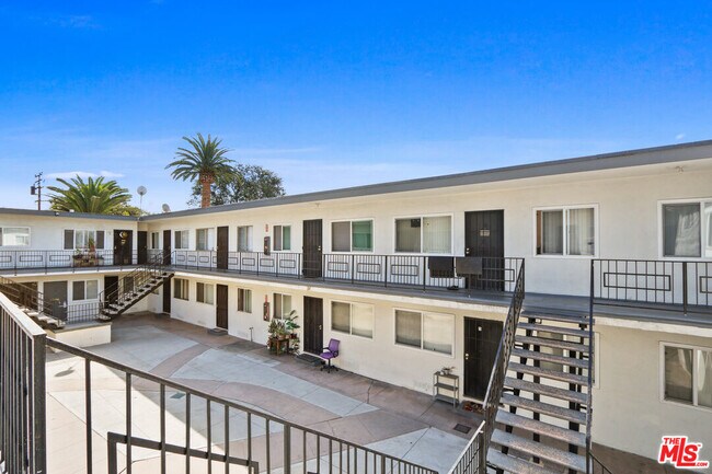 Foto del edificio - 115 N Oak St