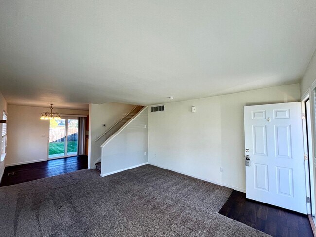 Foto del edificio - 3115 Swan Point Dr