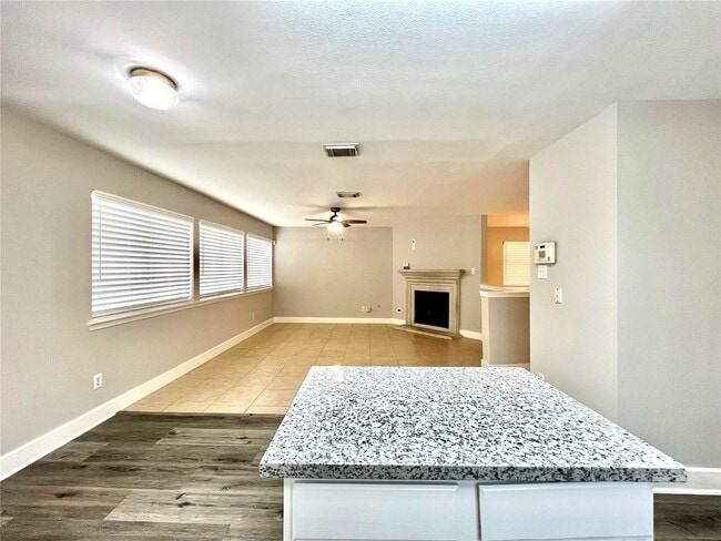 Foto del edificio - 1511 Nichole Woods Dr