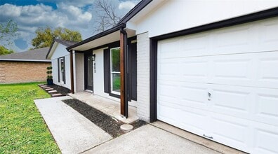 Building Photo - 403 Vance St