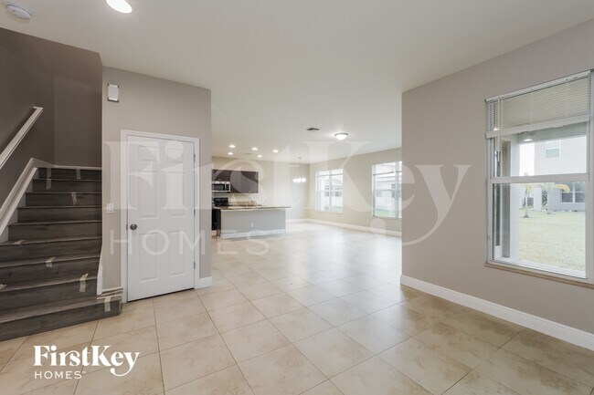 Building Photo - 1183 NW Leonardo Cir