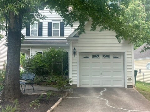 Foto principal - 1503 Crimson Creek Dr