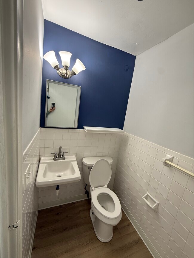 Foto del edificio - 1319 Circle Terrace Blvd NE