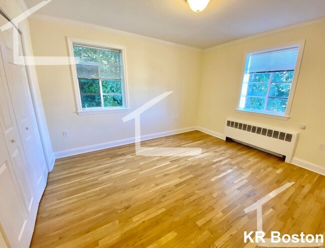Building Photo - No Brokers Fee, No Security Deposit, Heat,...