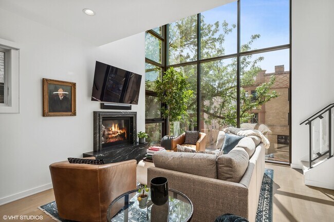 Foto del edificio - 1547 N Wood St