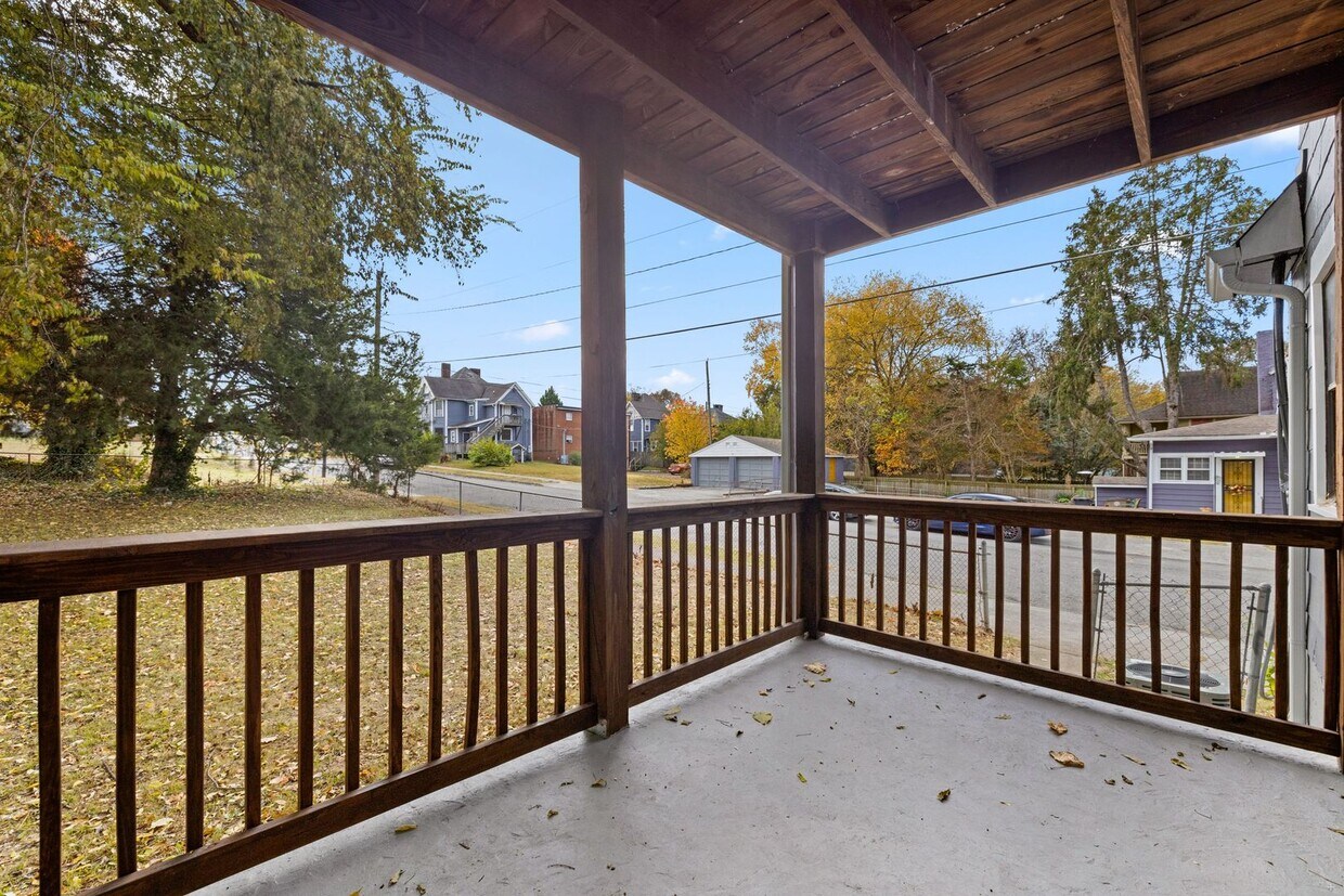 Primary Photo - Newly Remodeled Duplex!