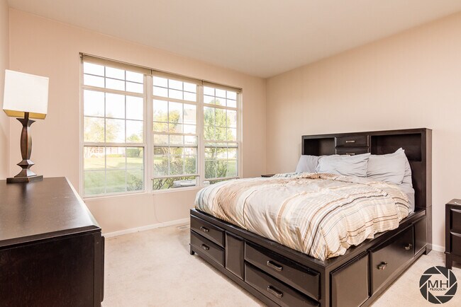 Building Photo - 577 Pinebrook Dr