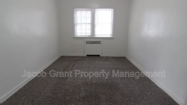 Building Photo - 158 S 10th Ave