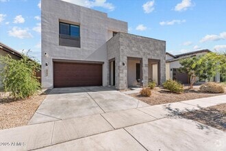 Building Photo - 816 E Monte Wy