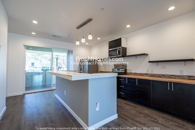 Foto del edificio - Tranquil Three Bedroom Retreat with Off-St...