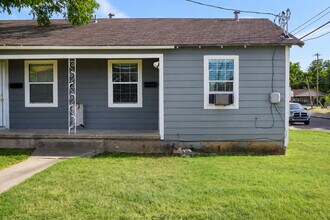 Building Photo - 122 W Avenue A