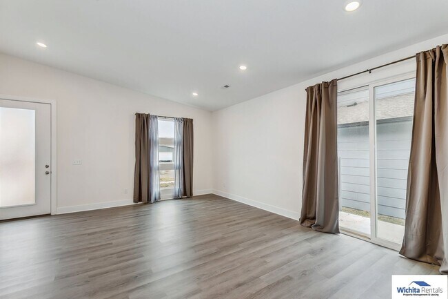 Foto del edificio - 3 bed, 2 bath patio home - SE Wichita  ***First month's rent free at move in***