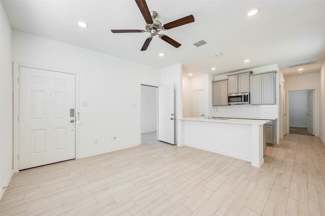 Foto del edificio - 14605 Little Water Dr