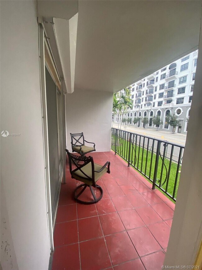 Foto del edificio - 8101 SW 72nd Ave