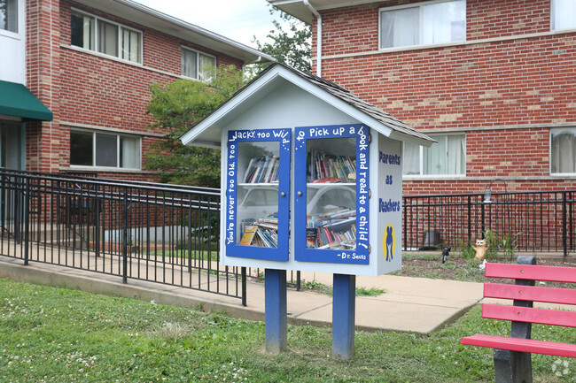 Foto del edificio - Kingston Drive Apartments