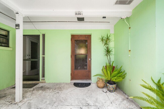 Foto del edificio - 5615 N Ocean Blvd