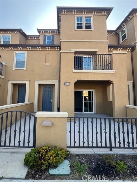 Building Photo - 10518 Willow Ln