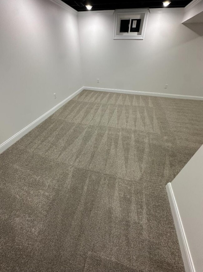 Foto del edificio - 8611 Lakewood Ave