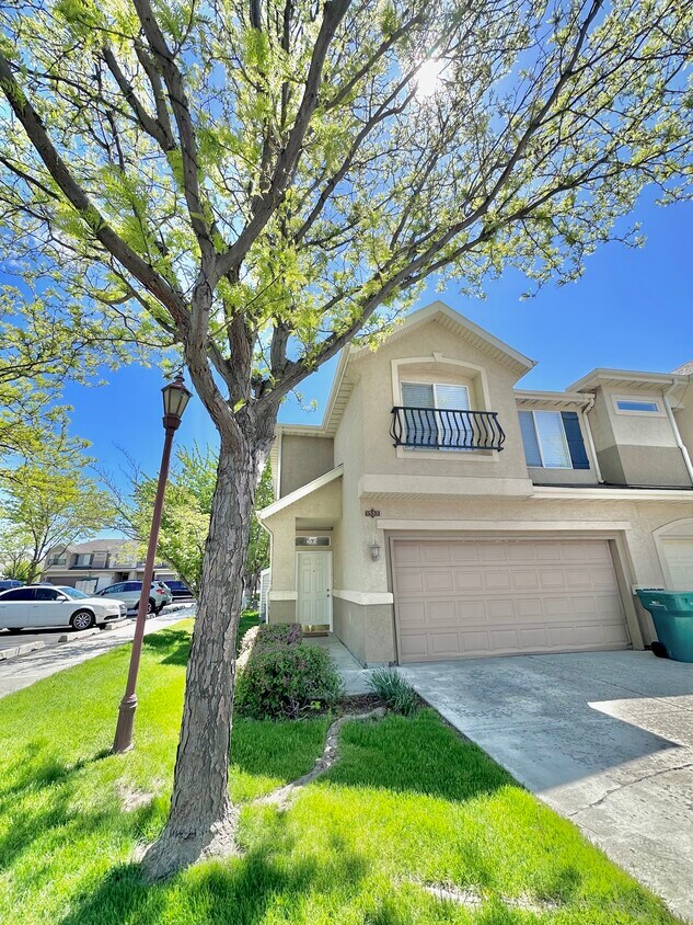 1553 W Vivante Way, West Valley City, UT 84119 Townhome Rentals in