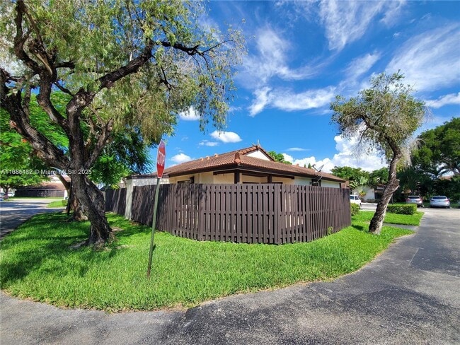 Foto del edificio - 14965 SW 49th Ln