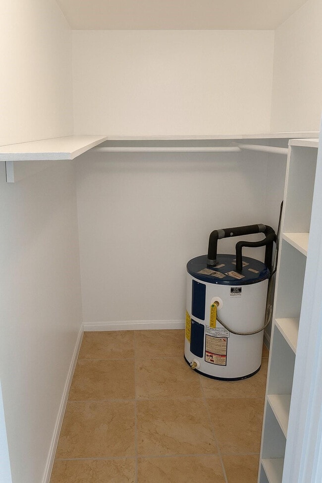 Building Photo - 2621 NE 1st St