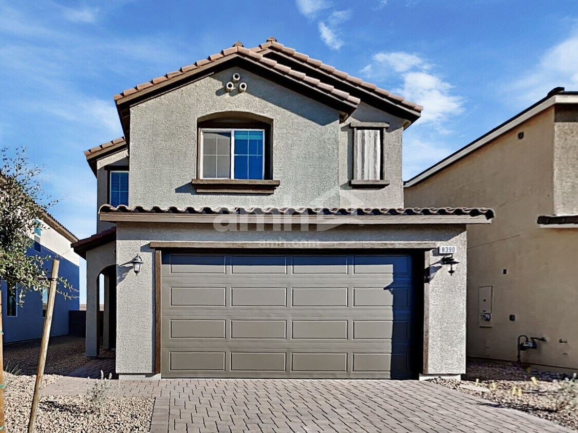 Foto principal - 8390 Buckskin Clf Ave