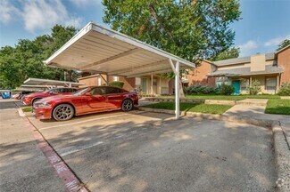 Building Photo - 1410 Meadowood Village Dr