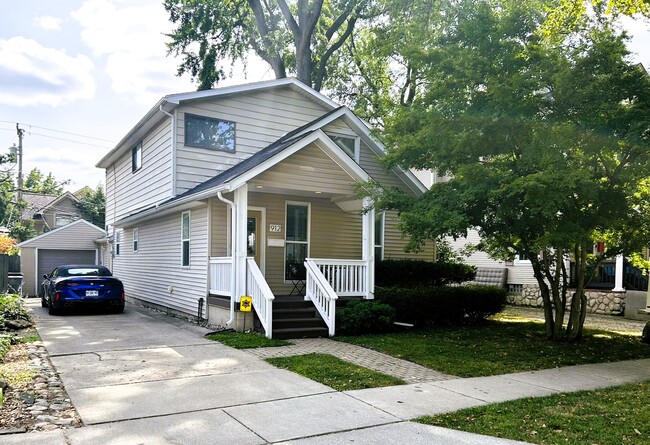 Building Photo - 912 Humphrey Ave
