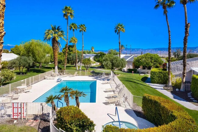 Foto del edificio - 2604 N Whitewater Club Dr