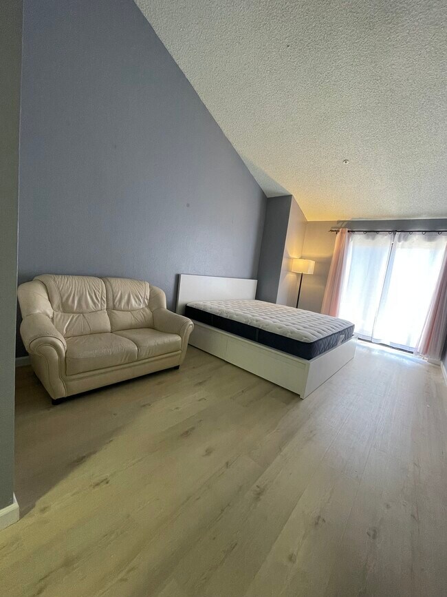 Foto del edificio - 1310 Ridge Ct
