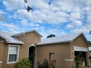 Building Photo - 627 SW Byron St