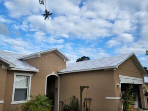 Building Photo - 627 SW Byron St